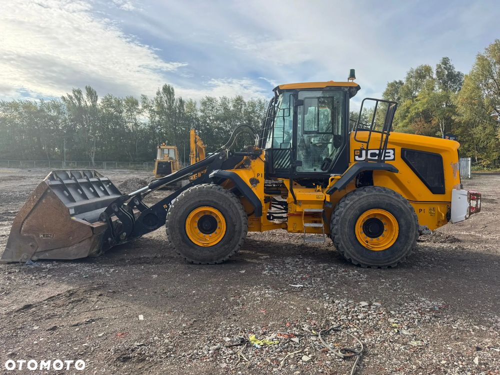 JCB 437 - 3