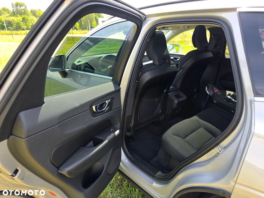 Volvo XC 60 B5 D AWD Momentum Pro - 12