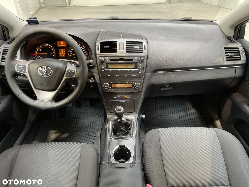 Toyota Avensis 2.0 Sol plus - 28