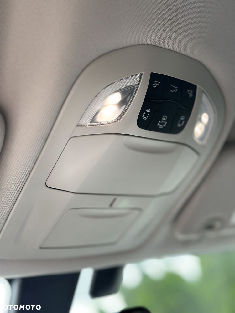 Chrysler Pacifica - 35