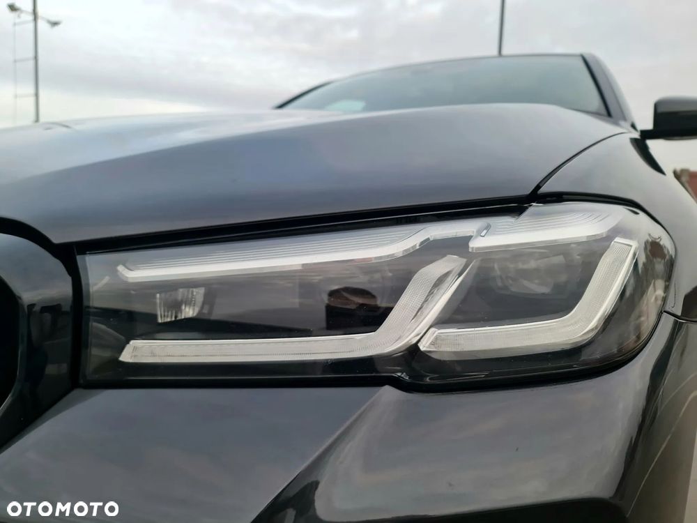 BMW Seria 5 520d xDrive M Sport sport - 19