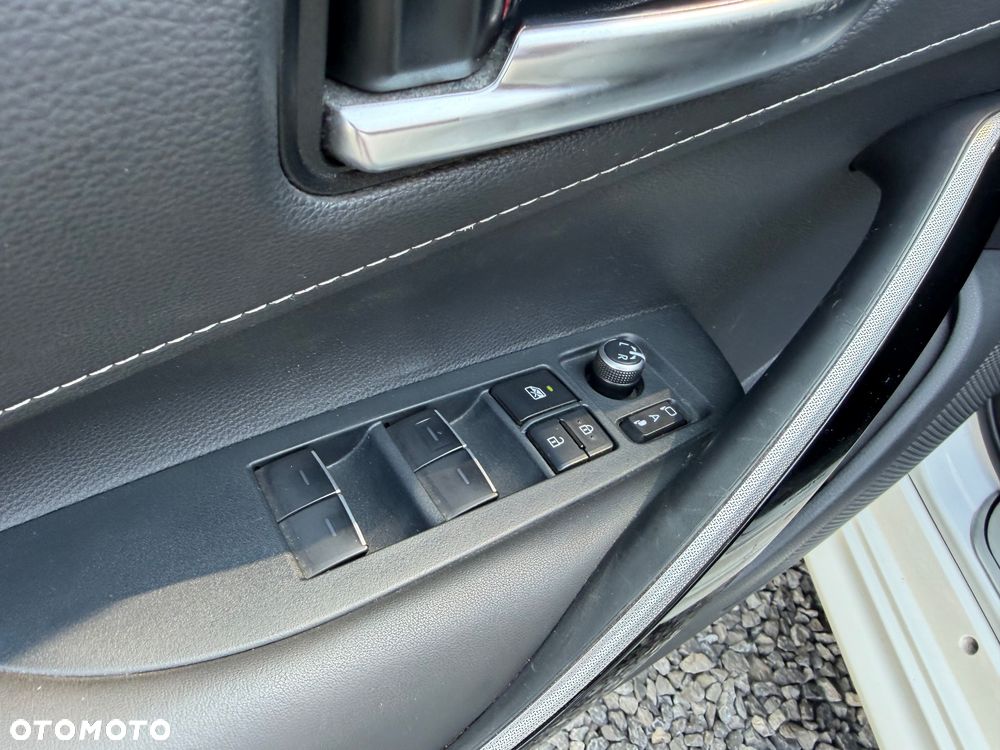 Toyota Corolla 2.0 Hybrid Executive - 14