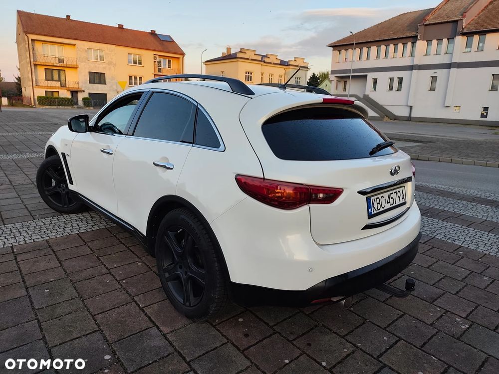 Infiniti Q70 3.0d S - 3