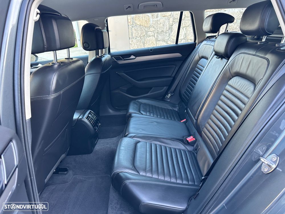 VW Passat Variant 2.0 TDi Highline DSG - 44