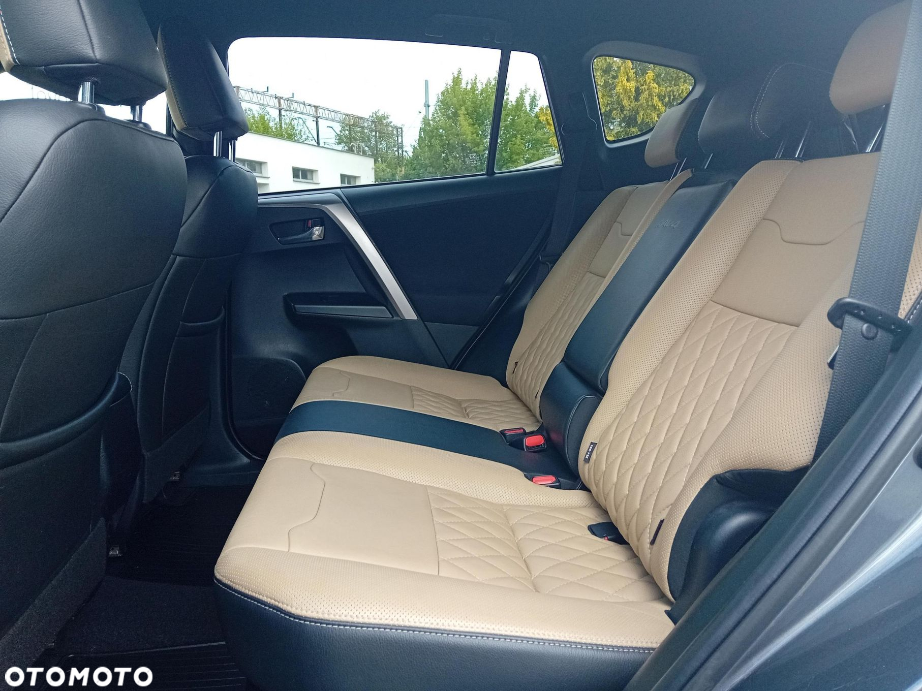 Toyota RAV4 - 14