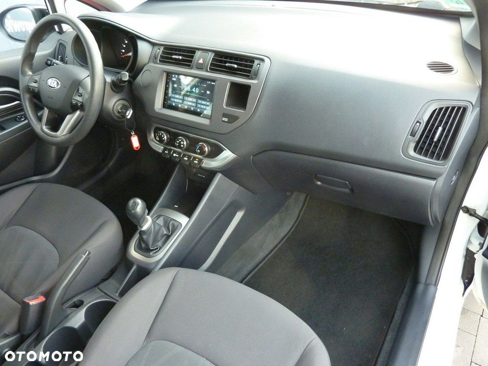 Kia Rio - 15