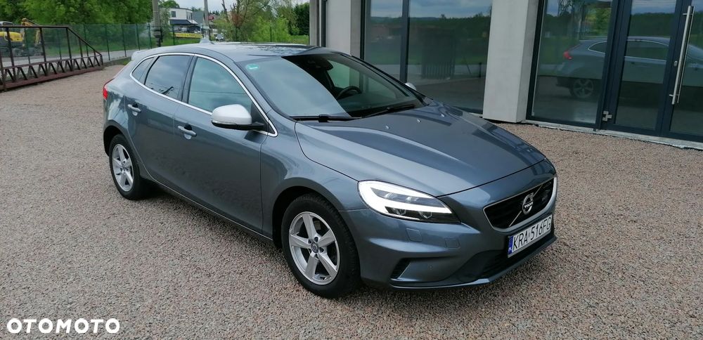 Volvo V40 T3 Drive-E R-Design Momentum - 1
