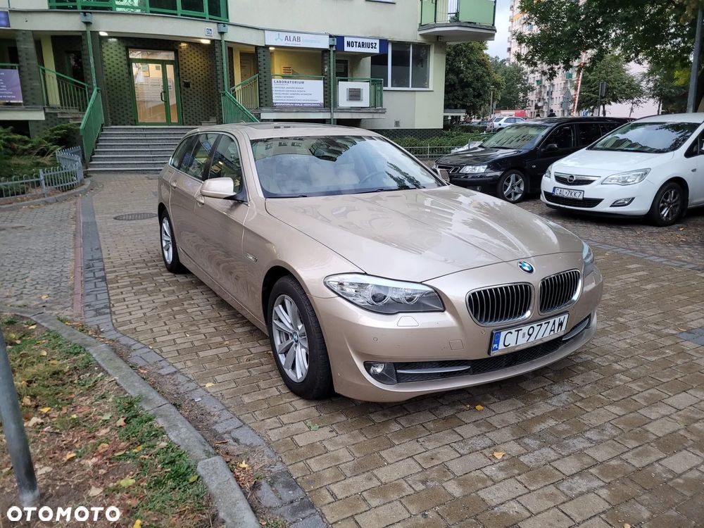 BMW Seria 5 523i - 2