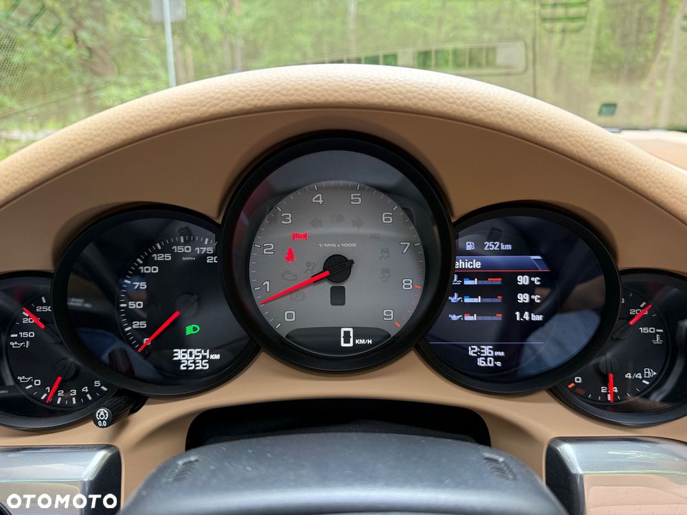 Porsche 911 Carrera S - 26