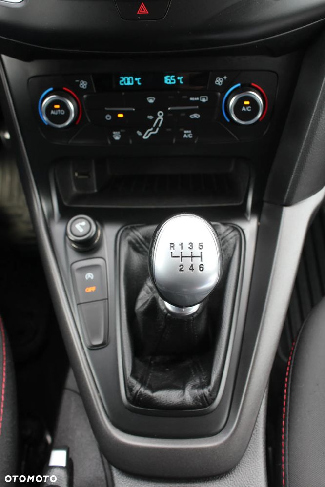 Ford Focus 1.0 EcoBoost Start-Stopp-System ST-LINE STYLE - 25