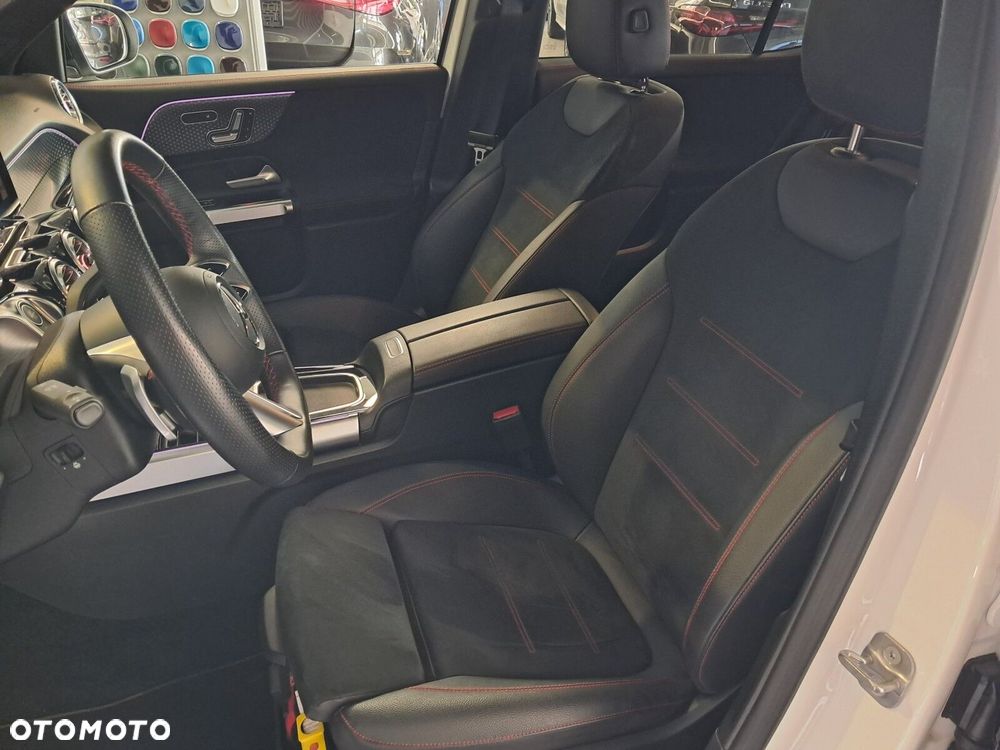Mercedes-Benz GLB - 39