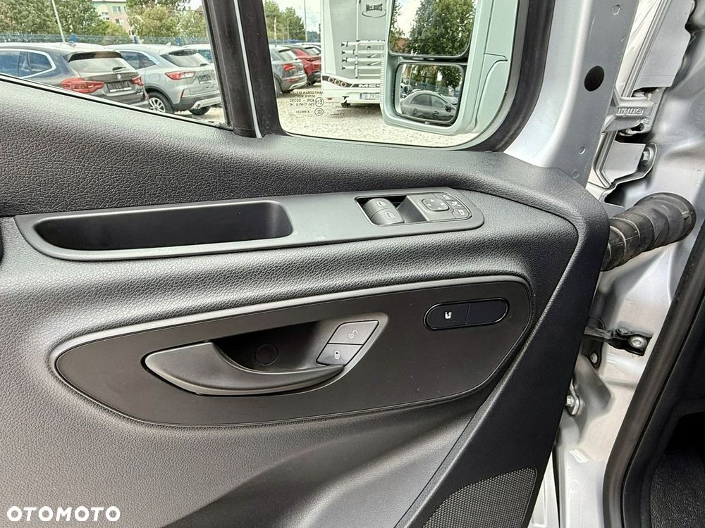 Mercedes-Benz Sprinter - 13
