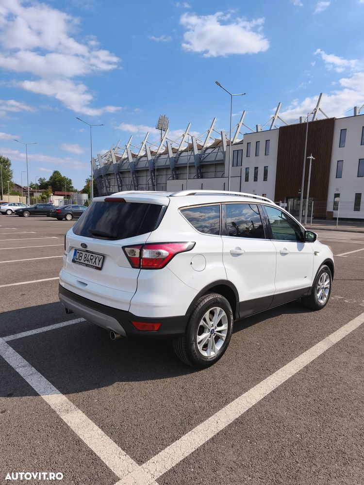 Ford Kuga 2.0 TDCi 4x4 Aut. Titanium - 3