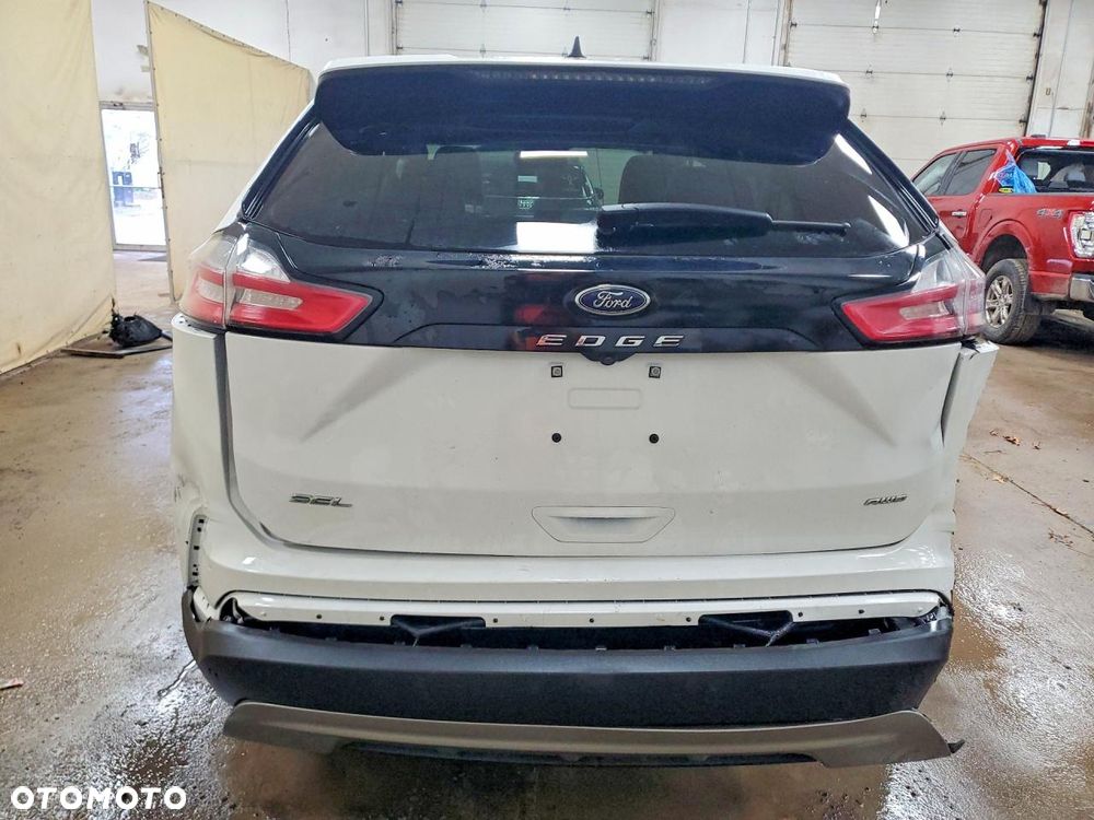 Ford Edge - 7