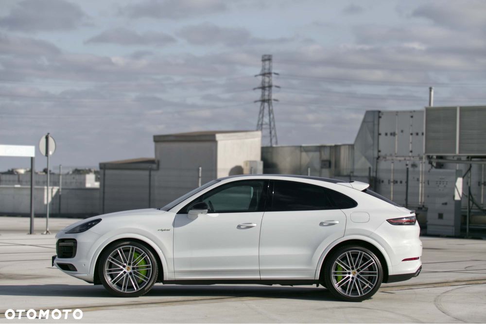 Porsche Cayenne Turbo S E-Hybrid Tiptronic S - 2