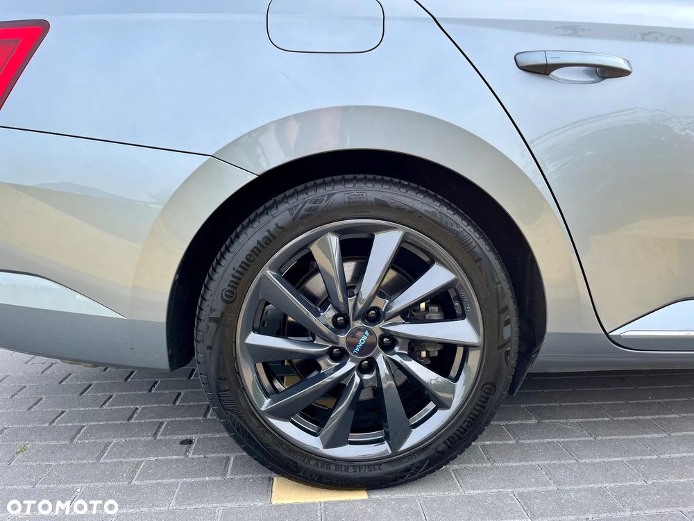 Skoda Superb 2.0 TSI 4x4 L&K DSG - 9