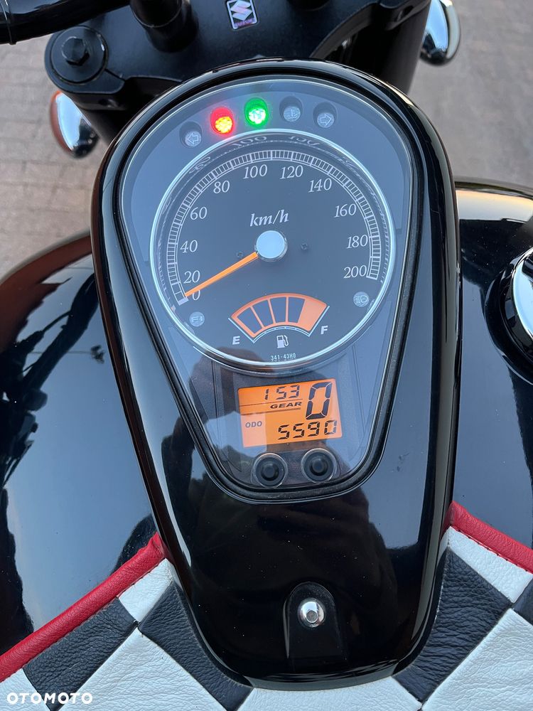 Suzuki Intruder - 5