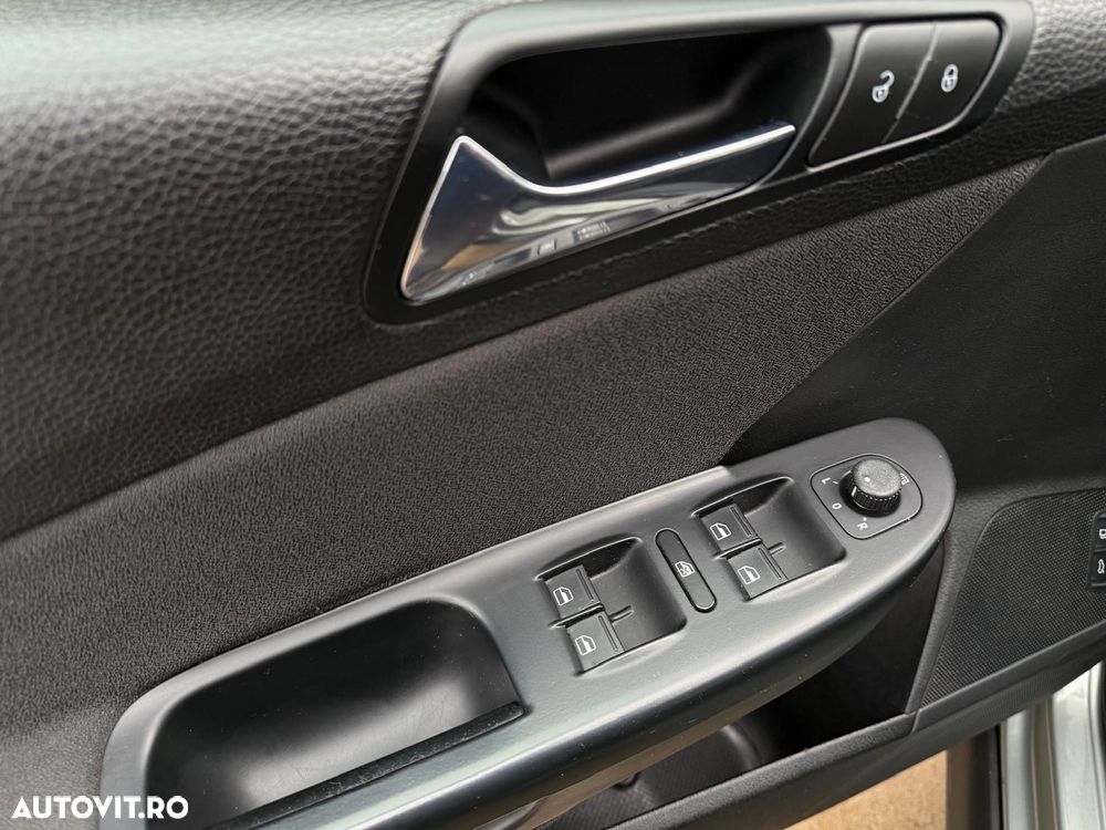 Volkswagen Passat - 25