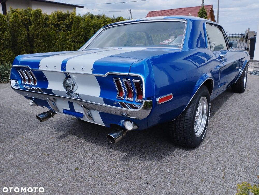 Ford Mustang - 4