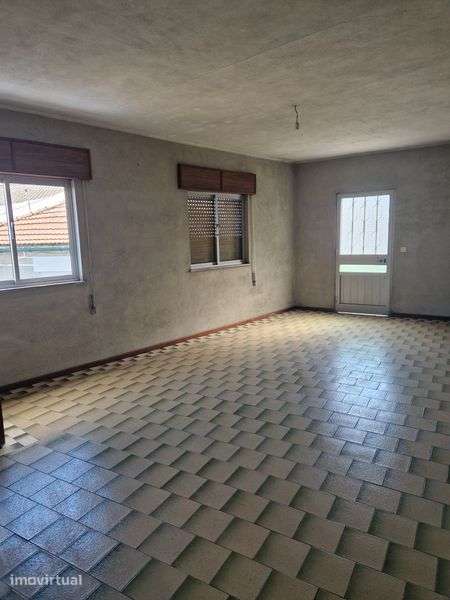 Vendo Casa t3 em Moçães, a apenas 10 minutos de Vila Real - Grande imagem: 5/12