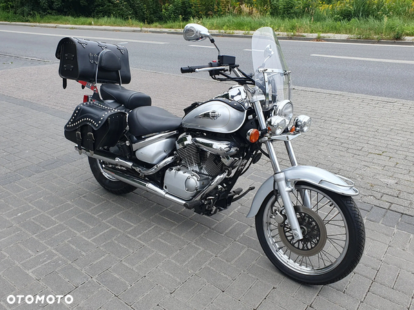 Suzuki Intruder