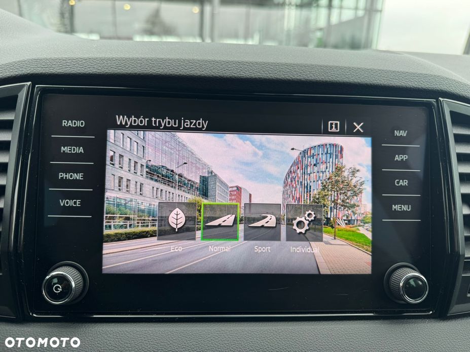 Skoda Karoq 1.5 TSI ACT Sportline DSG - 17