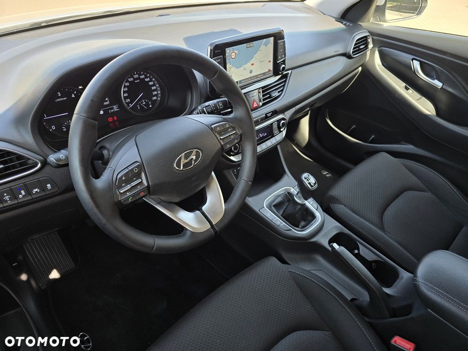 Hyundai i30 1.6 D Premium - 26