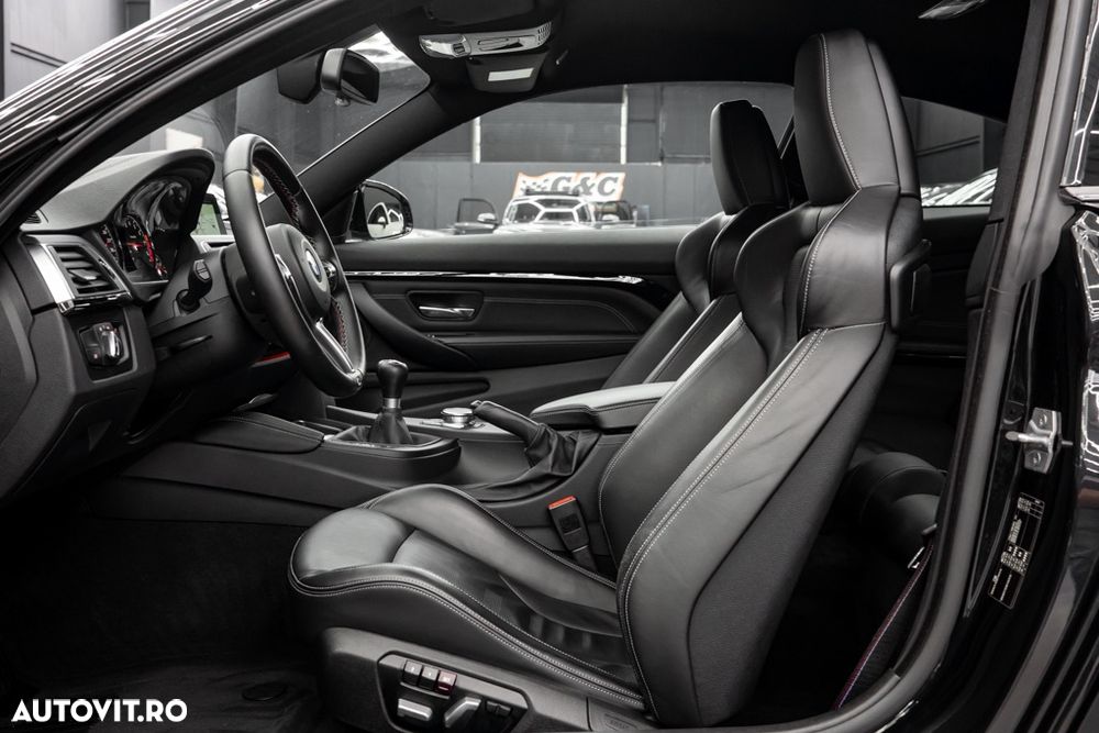 BMW M4 Coupe - 16