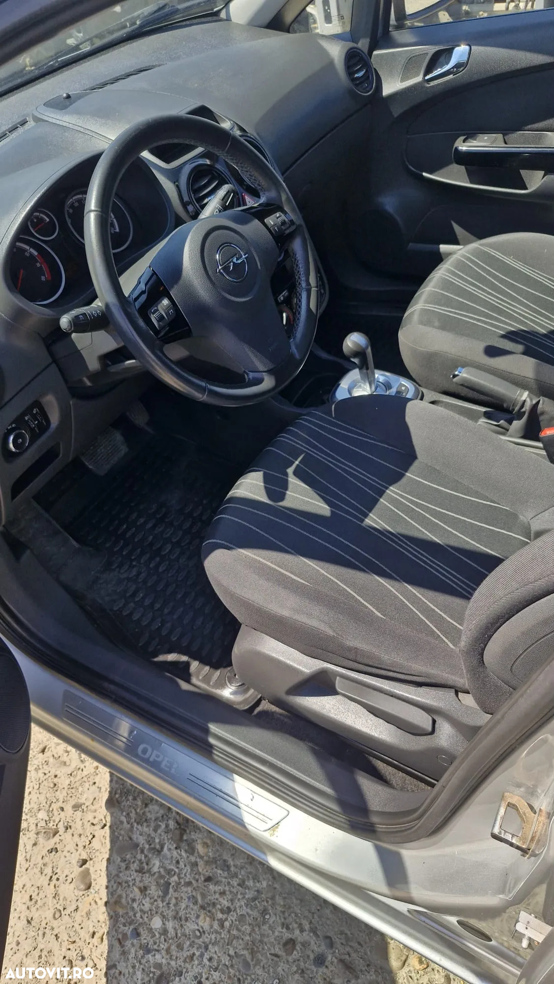 Opel Corsa 1.2 Easytronic Enjoy 150 Years Edition - 6