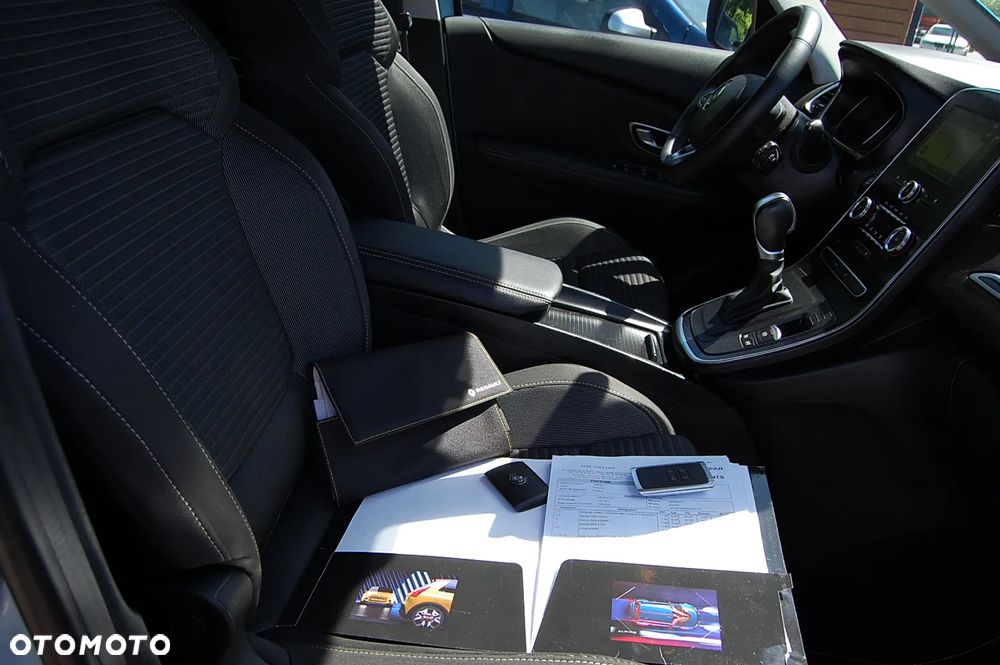 Renault Grand Scenic - 21