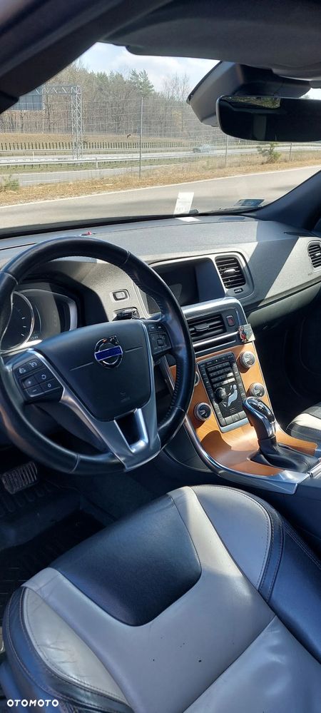 Volvo V60 Cross Country D4 Drive-E Summum - 4