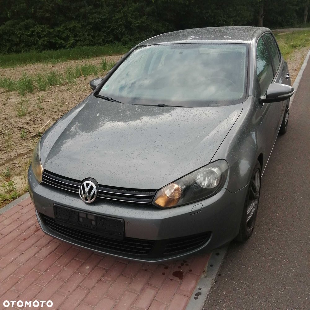 Volkswagen Golf - 1