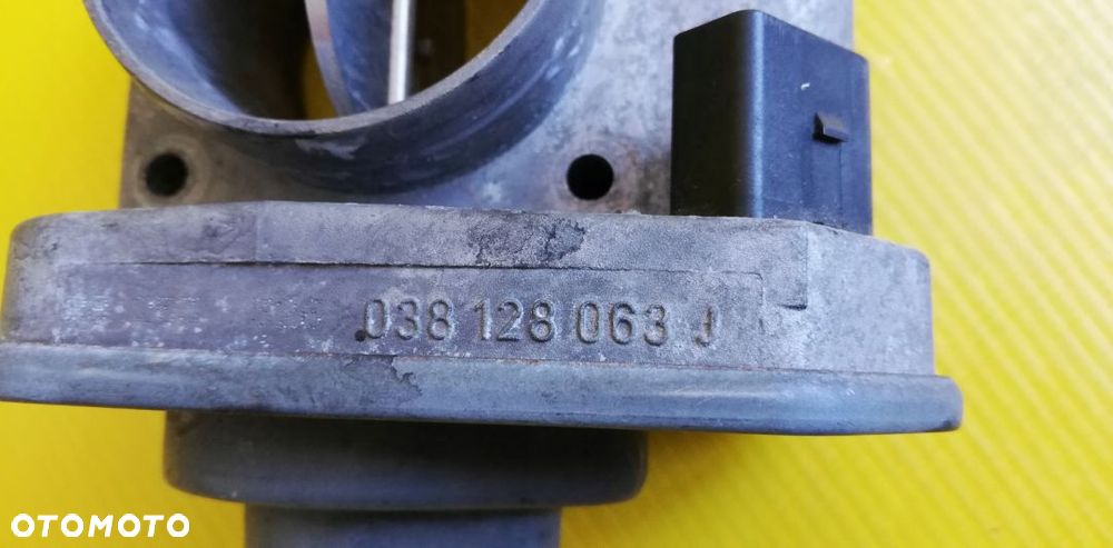 Przepustnica 1,9SDI 038128063J Touran Golf - 5