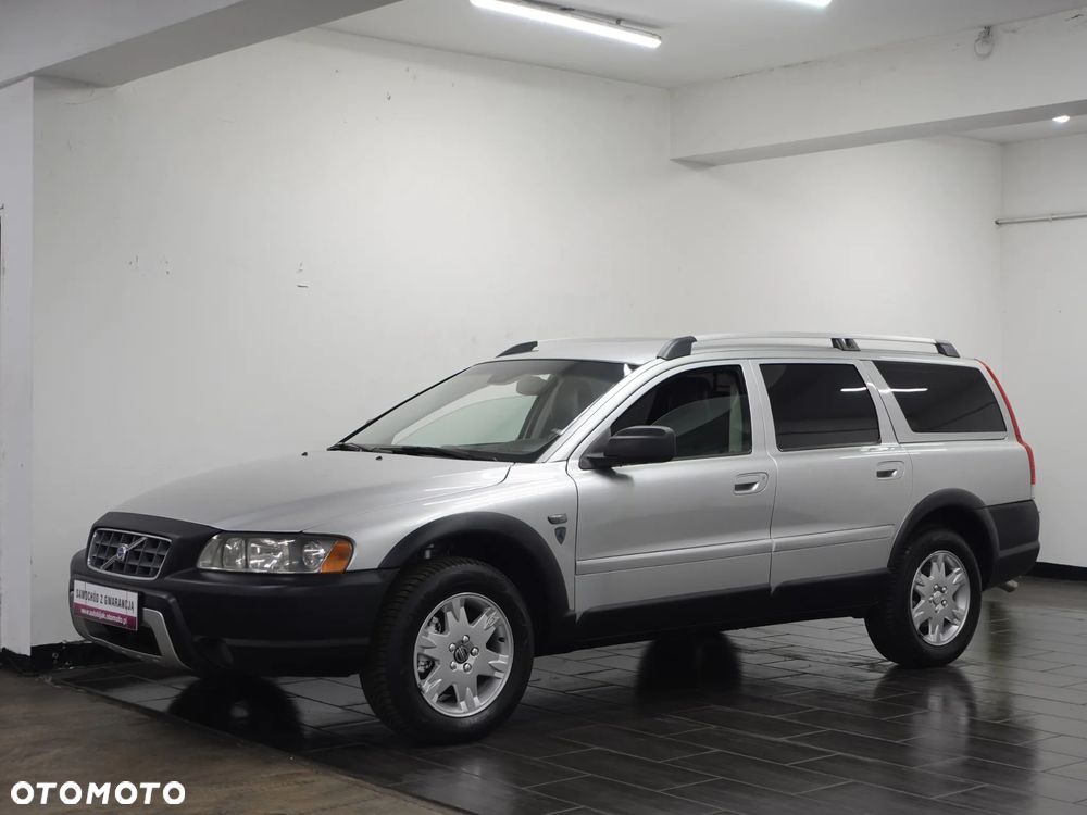 Volvo XC 70 D5 AWD Momentum - 4