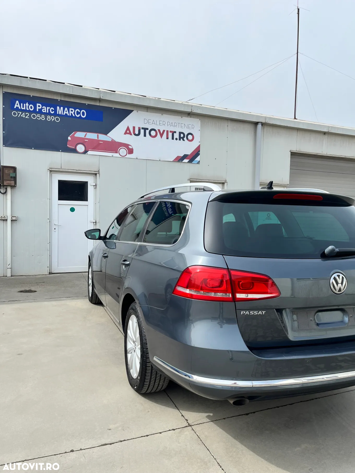 Volkswagen Passat Variant 1.6 TDI BlueMotion Technology Comfortline - 12