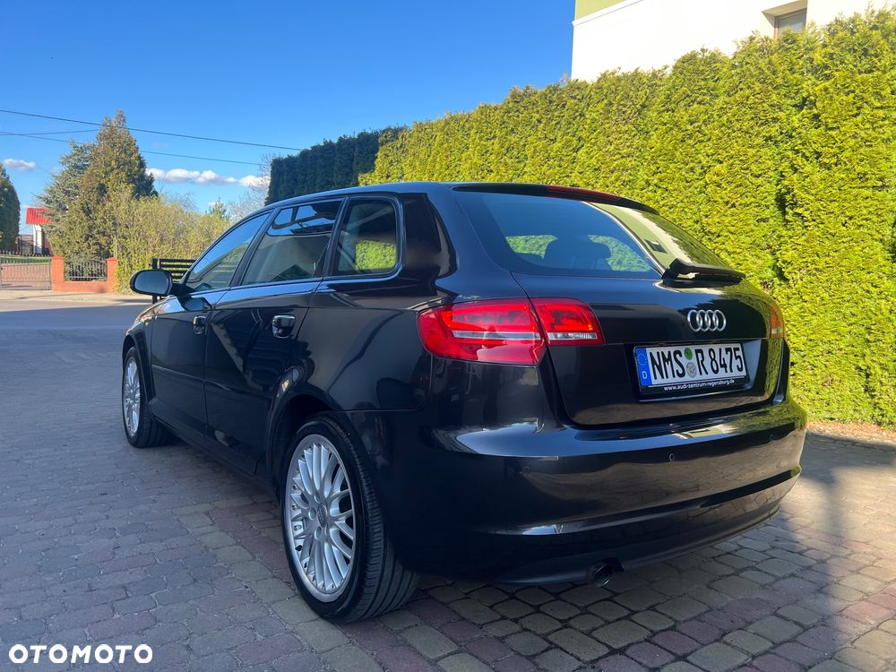 Audi A3 Sportback 1.6 TDI DPF S line Sportpaket - 3