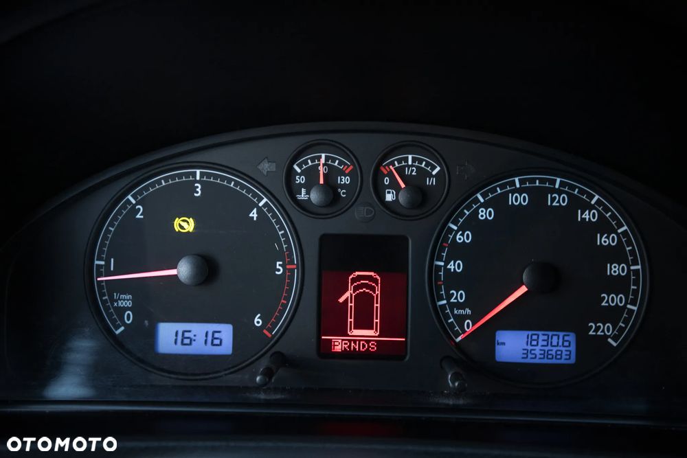 Volkswagen Multivan - 24