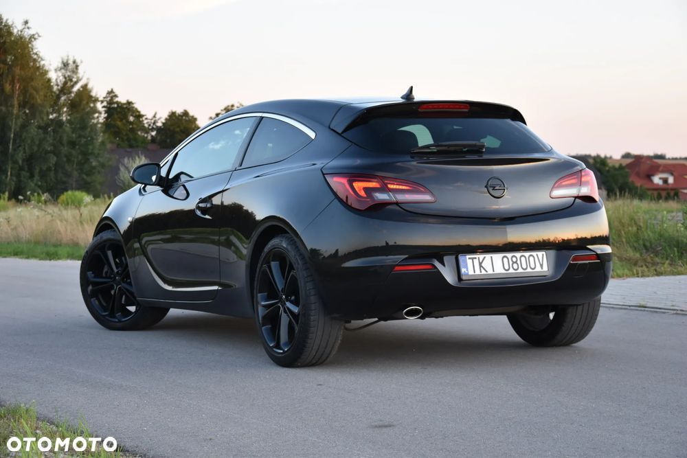 Opel Astra 1.6 T Cosmo - 4