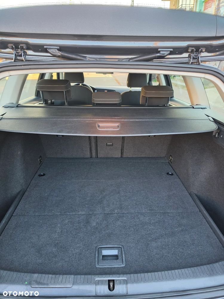 Volkswagen Golf 1.6 TDI Comfortline DSG - 18