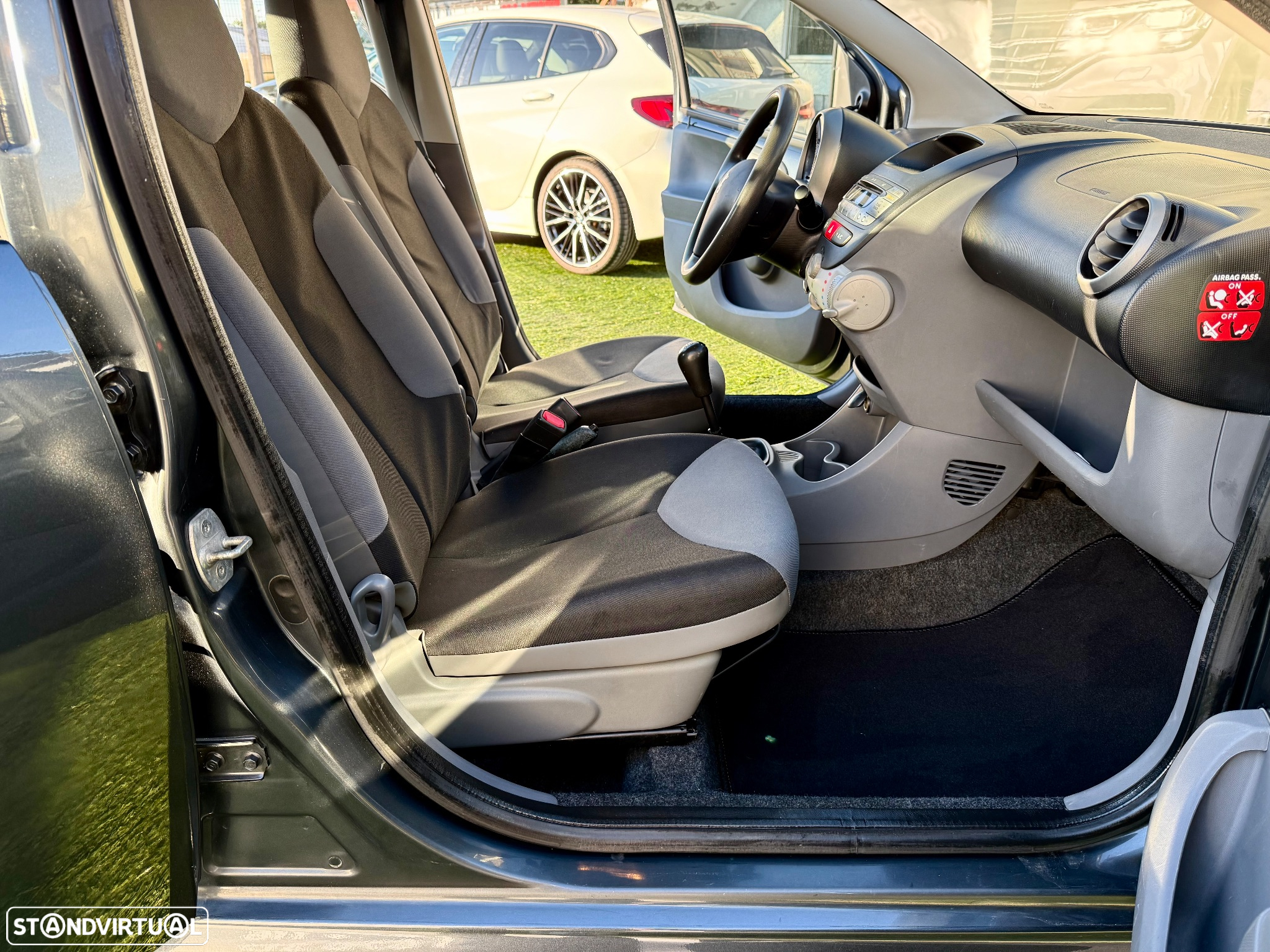 Peugeot 107 1.0 Urban - 26