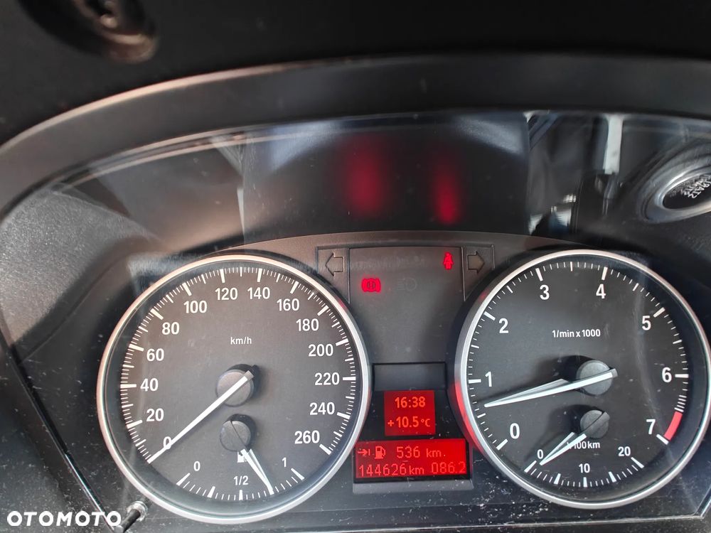 BMW X1 sDrive18i - 11