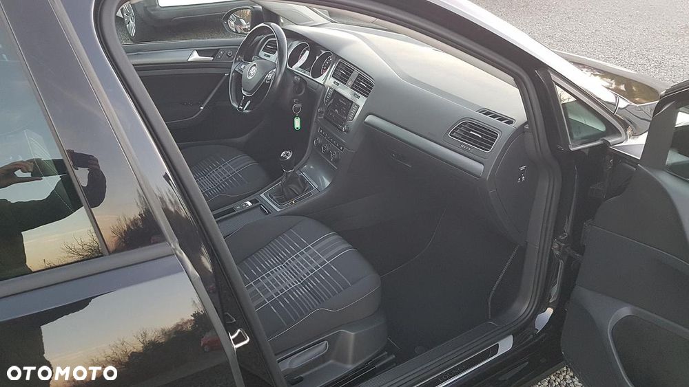 Volkswagen Golf Variant 2.0 TDI BlueMotion Technology Lounge - 28