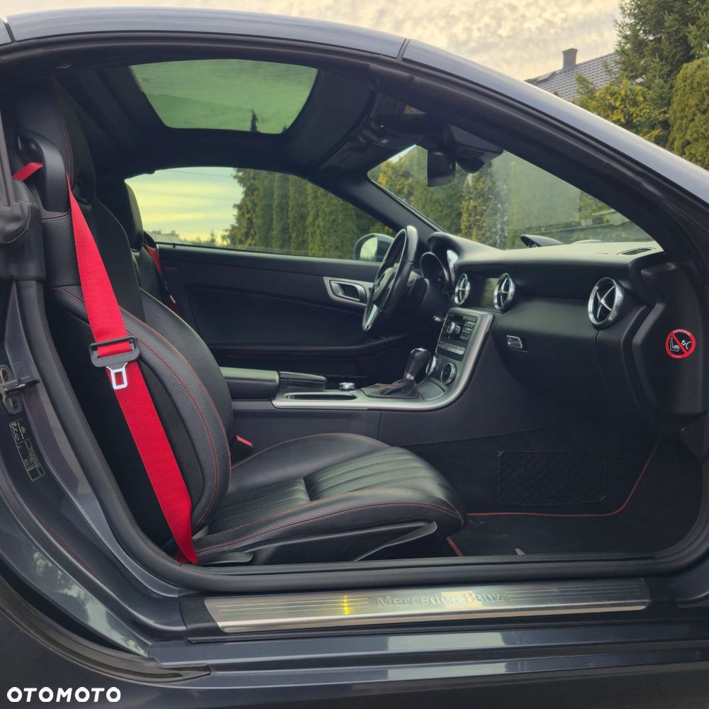 Mercedes-Benz SLK 200 (BlueEFFICIENCY) 7G-TRONIC - 33
