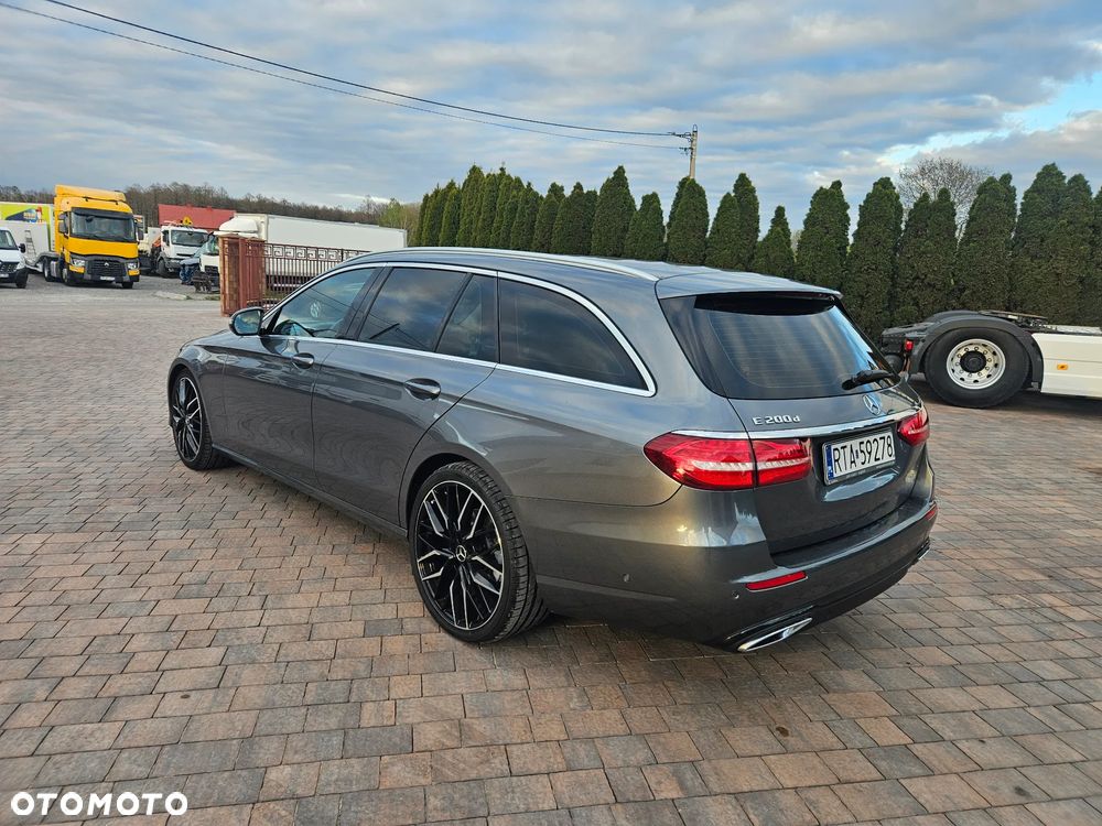 Mercedes-Benz Klasa E 200 d 9G-TRONIC Exclusive - 7