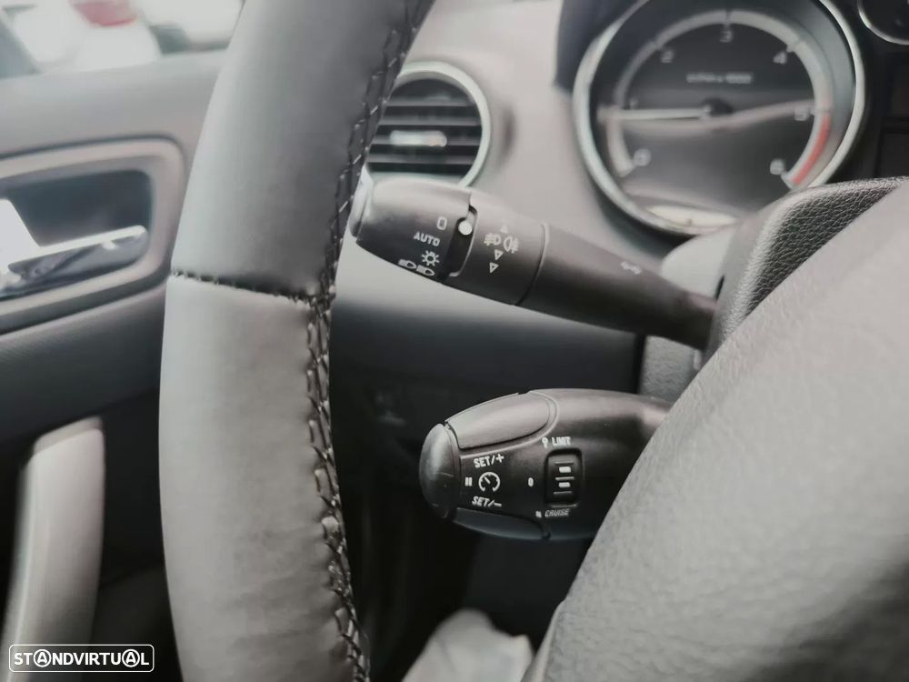 Peugeot 308 1.6 HDi Executive - 29