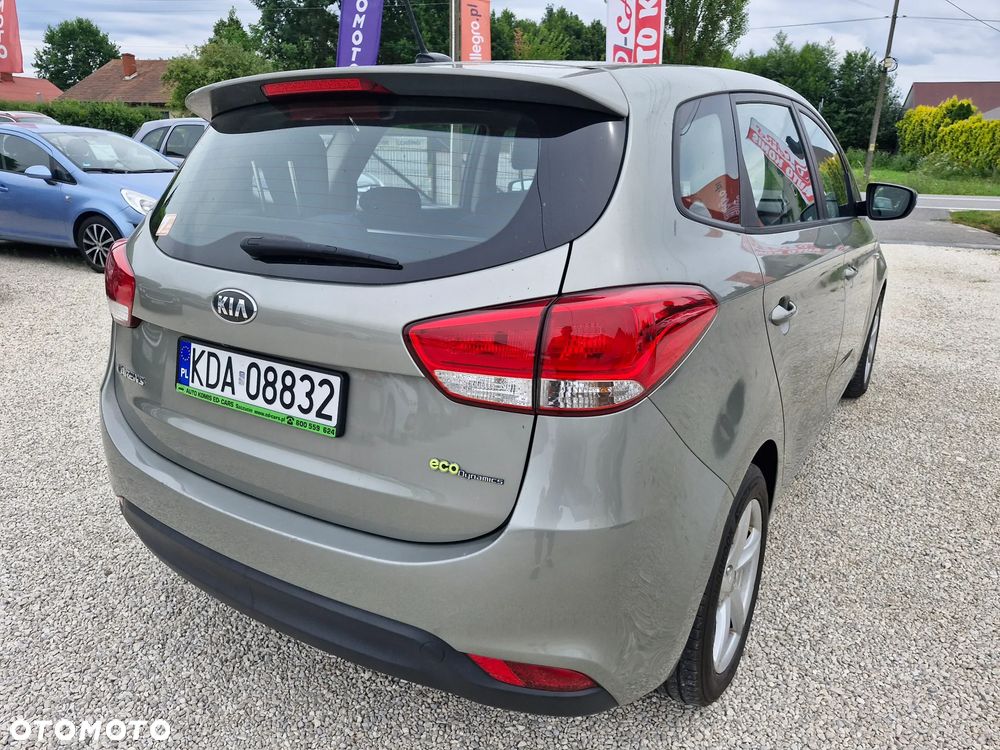 Kia Carens - 9