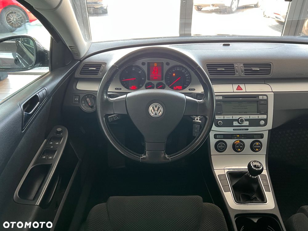 Volkswagen Passat 2.0 TDI Comfortline - 31