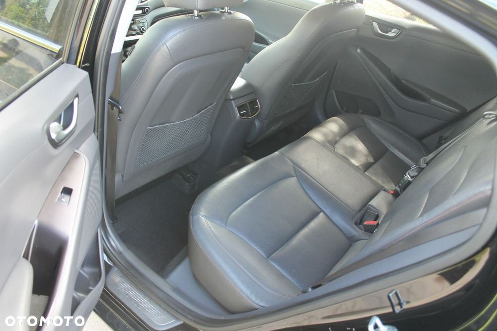 Hyundai IONIQ - 11