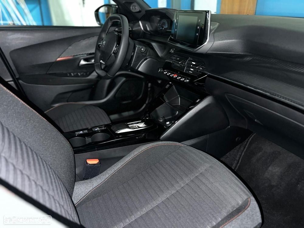 Peugeot e-2008 50 kWh Active Pack - 6