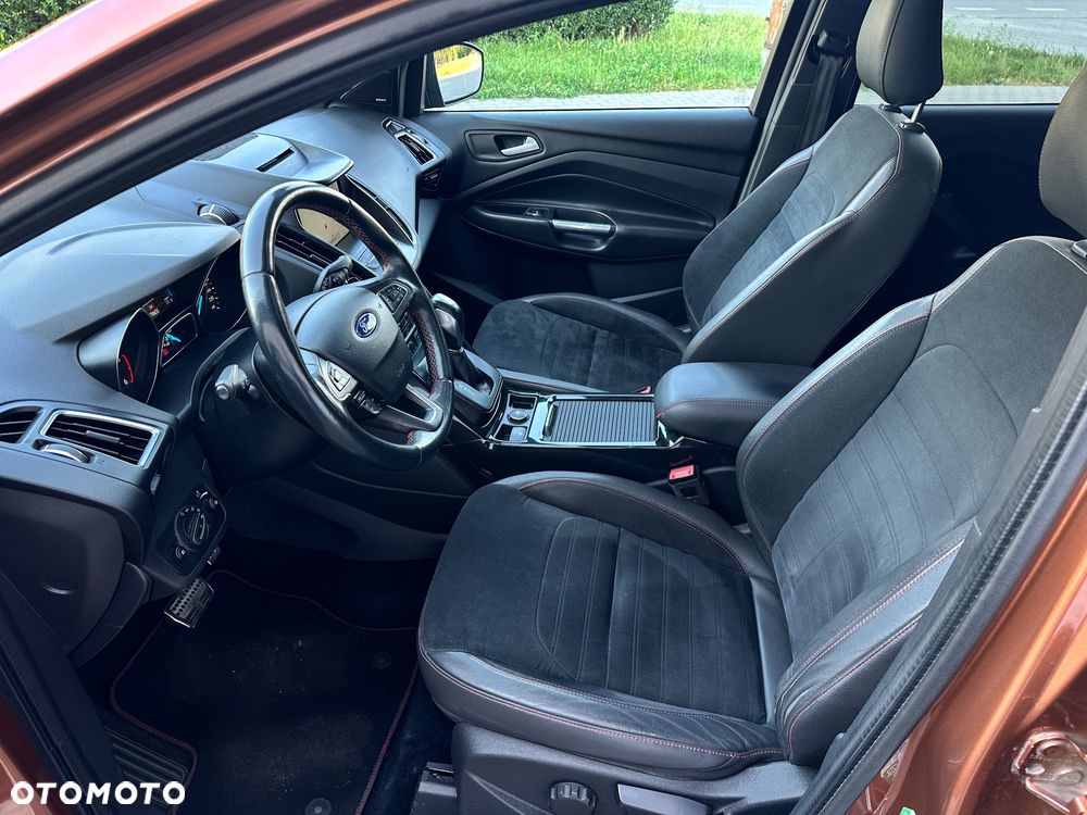 Ford Kuga 2.0 TDCi 4x4 ST-Line - 19
